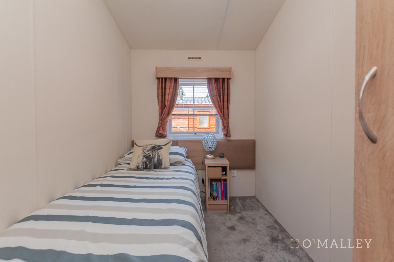 24. Bedroom 2 1.jpg